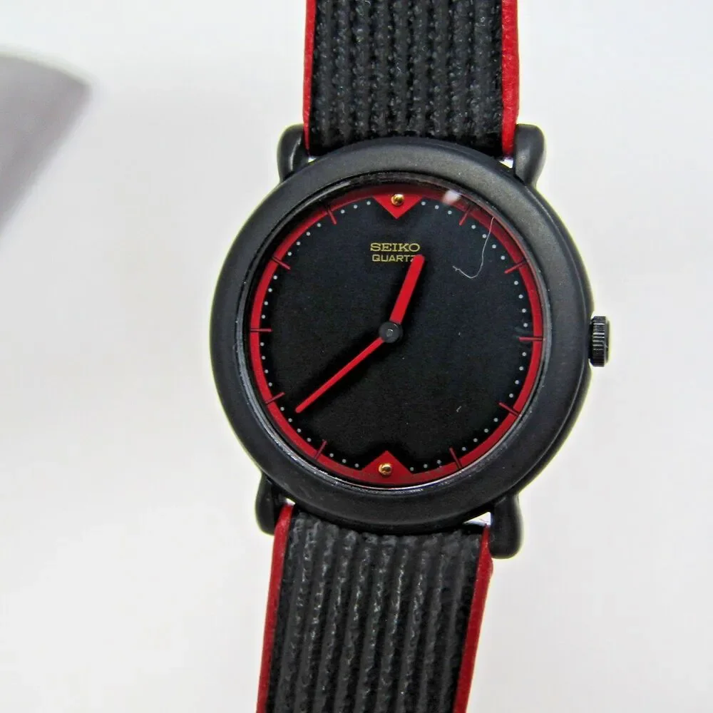 SEIKO Quartz Women's Watch Black & Red 1990's NEW Old Stock